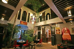 Riad La Porte Rouge By La Siredrah