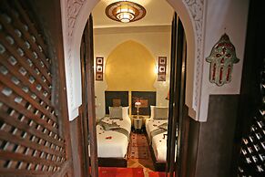 Riad La Porte Rouge By La Siredrah