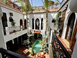 Riad La Porte Rouge By La Siredrah