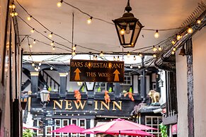 The New Inn by Roomsbooked