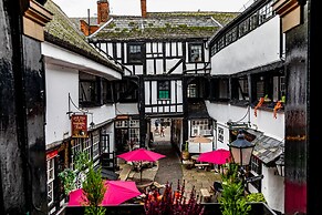 The New Inn by Roomsbooked