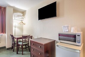 Knights Inn Orillia