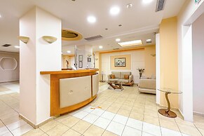 Faros 2 Hotel