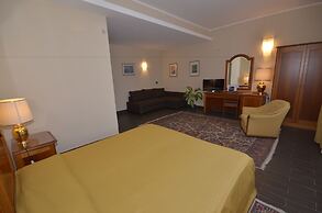 Garden Hotel