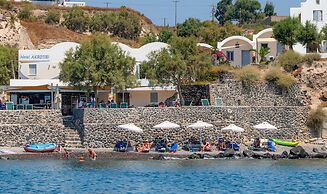 Akrotiri Hotel