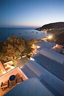 Akrotiri Hotel