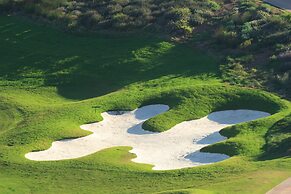 Pinnacle Point Beach and Golf Resort