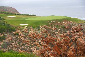 Pinnacle Point Beach and Golf Resort