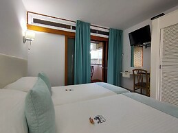 Apartamentos El Paseo