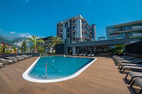 Lake Front Hotel Mirage