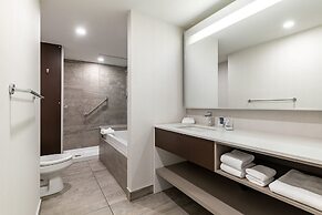 Four Points by Sheraton Levis Convention Centre