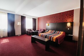 Aurora Hotel