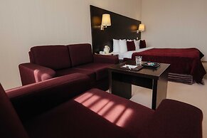 Aurora Hotel