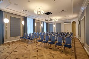 Hotel Saski Krakow, Curio Collection by Hilton