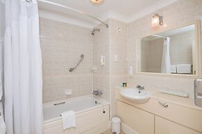 Holiday Inn Reading West by IHG