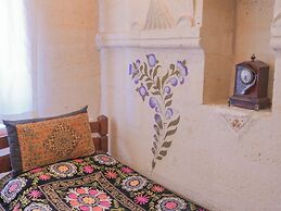 Kismet Cave House