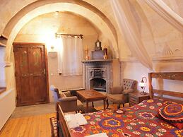 Kismet Cave House