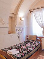 Kismet Cave House