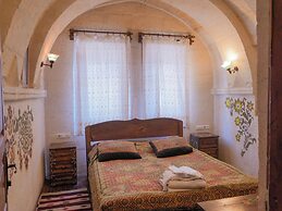 Kismet Cave House