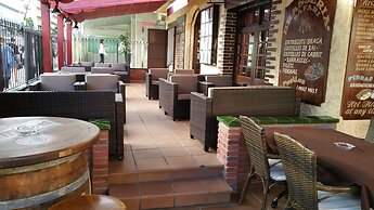 Safari Hotel