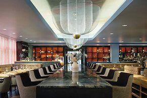 Roomers Frankfurt Central, Autograph Collection