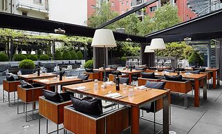 Roomers Frankfurt Central, Autograph Collection