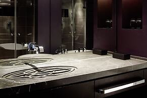 Roomers Frankfurt Central, Autograph Collection