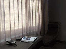 Roomers Frankfurt Central, Autograph Collection