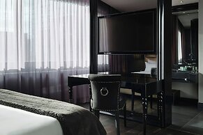 Roomers Frankfurt Central, Autograph Collection