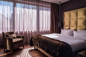 Roomers Frankfurt Central, Autograph Collection