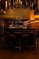Roomers Frankfurt Central, Autograph Collection