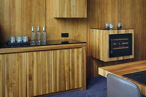 Roomers Frankfurt Central, Autograph Collection