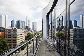 Roomers Frankfurt Central, Autograph Collection