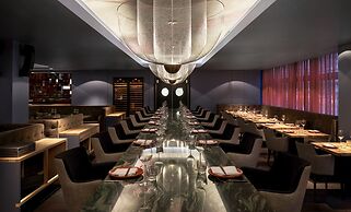 Roomers Frankfurt Central, Autograph Collection