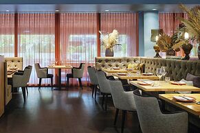 Roomers Frankfurt Central, Autograph Collection