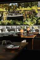 Roomers Frankfurt Central, Autograph Collection