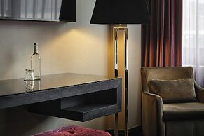 Roomers Frankfurt Central, Autograph Collection