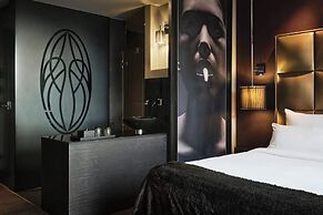 Roomers Frankfurt Central, Autograph Collection
