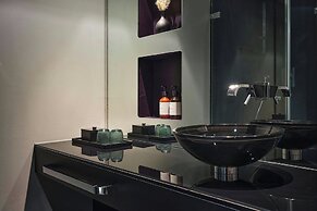 Roomers Frankfurt Central, Autograph Collection