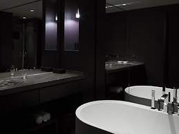 Roomers Frankfurt Central, Autograph Collection