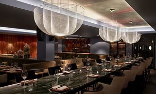 Roomers Frankfurt Central, Autograph Collection