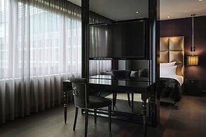 Roomers Frankfurt Central, Autograph Collection