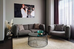 Roomers Frankfurt Central, Autograph Collection