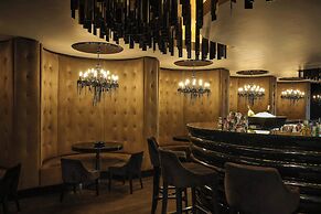 Roomers Frankfurt Central, Autograph Collection