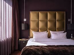 Roomers Frankfurt Central, Autograph Collection