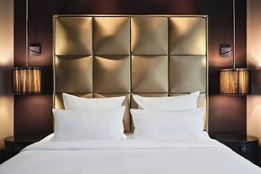 Roomers Frankfurt Central, Autograph Collection