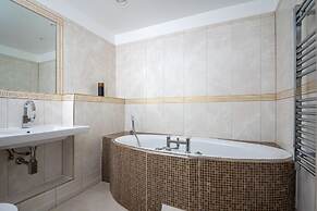 Guildford Manor Hotel & Spa