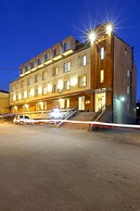 Minotel Barsam Suites