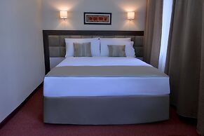 Minotel Barsam Suites