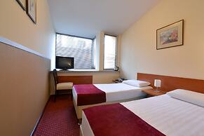 Minotel Barsam Suites